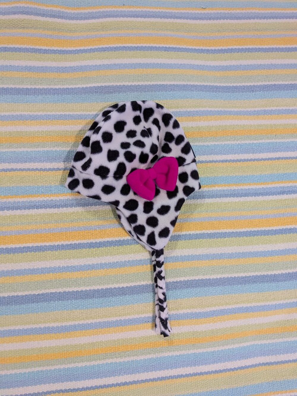 Girl's Lands End dalmatian / cow spotted fleece hat with magenta bow - Medium